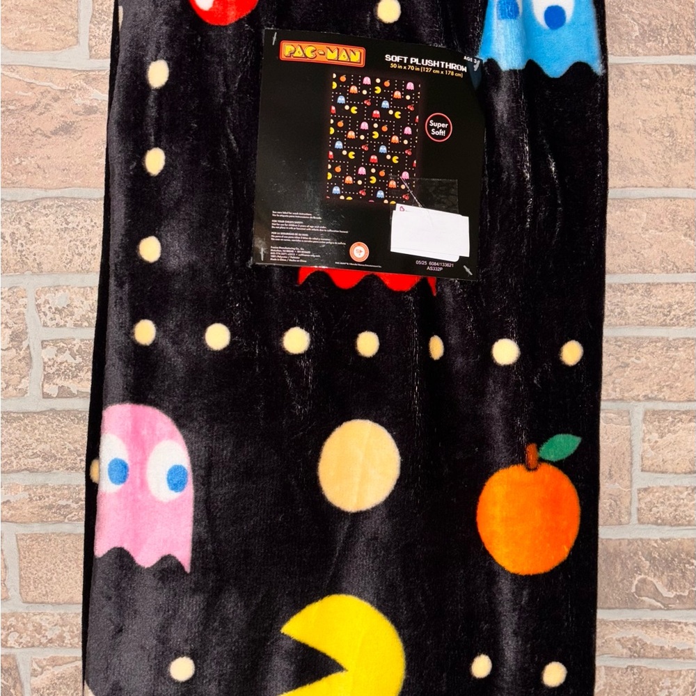 Pac-Man Themed Black Fleece Blanket